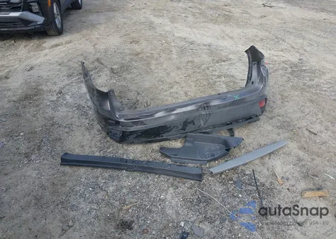 2019 Toyota Highlander Xle z USA, uszkodzony, nr VIN 5TDKZRFH3KS567304